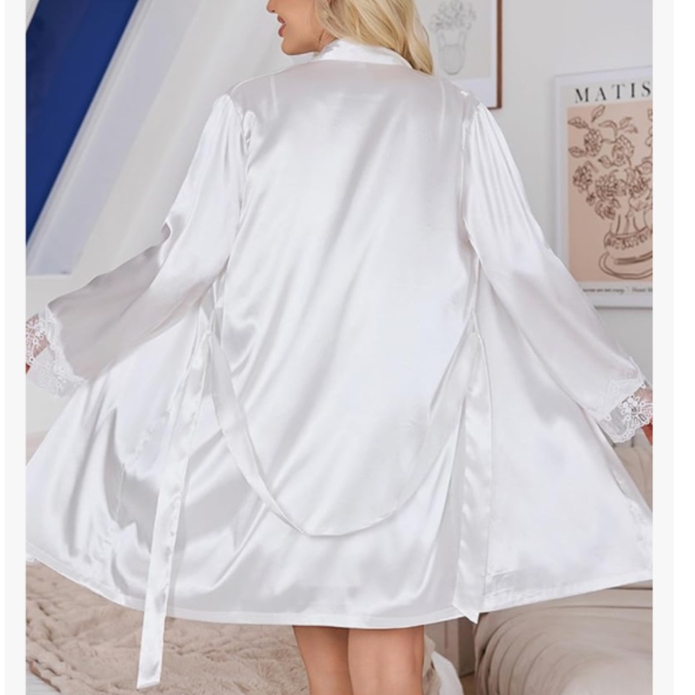 Vintage Y2K Enchanting White Bridal Robe‎ Zs Small Satin